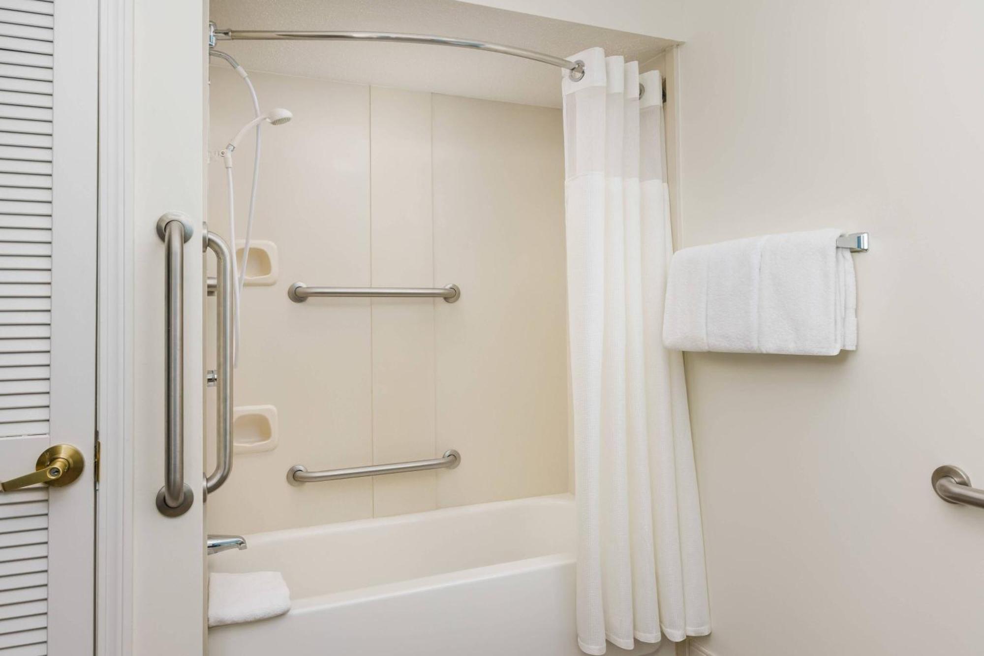 Residence Inn Hartford Виндзор Экстерьер фото