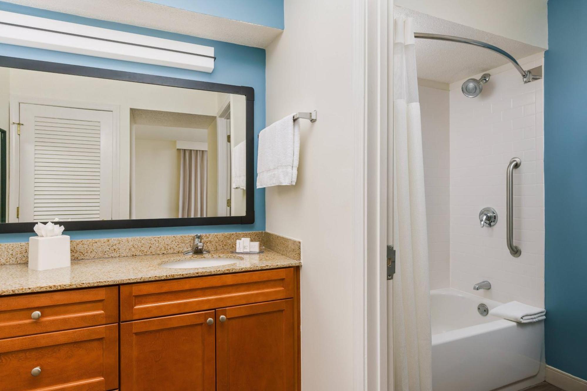 Residence Inn Hartford Виндзор Экстерьер фото